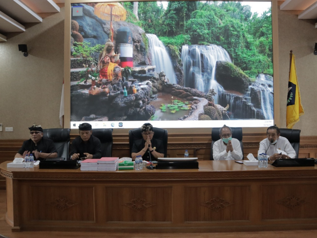 Pimpin Rapat Koordinasi MGPSSR Bali Dengan MGPSSR Kabupaten/Kota, Bupati Giri Prasta Ajak Semeton Pasek Untuk Bersatu